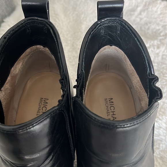 Michael Kors leather short booties,size 6 great condition, only wore a few times - Picture 8 of 10